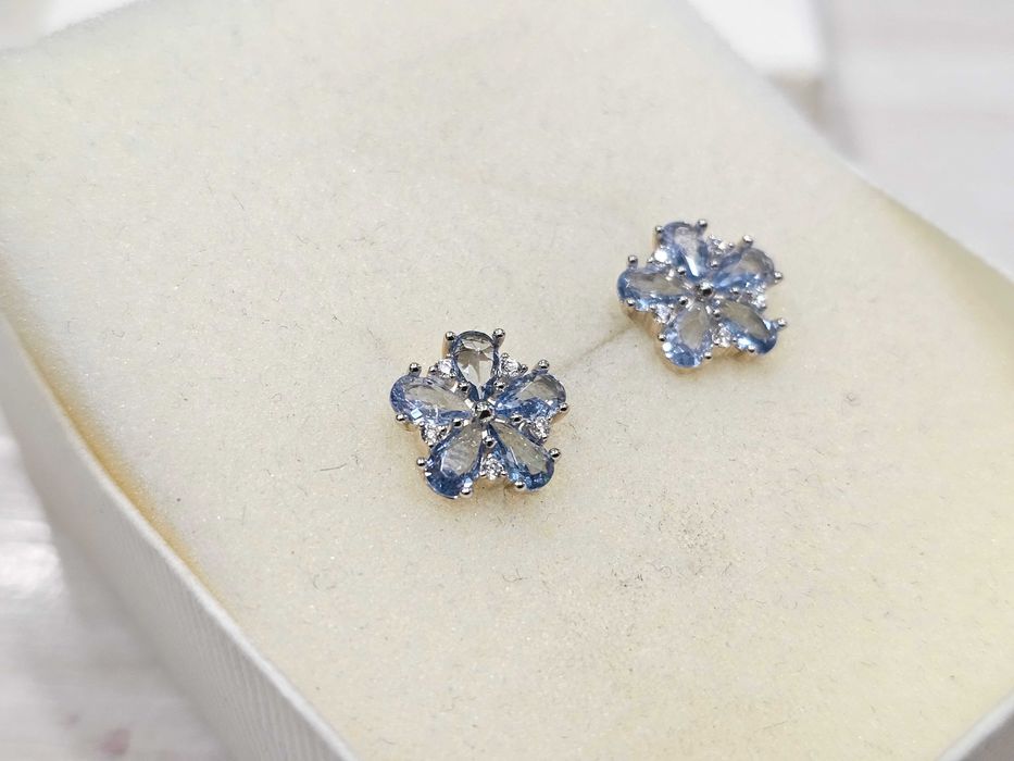 Kolczyki złote kwiatuszki z błękitnych oczek PR 585