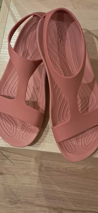 Sandały Crocs 37