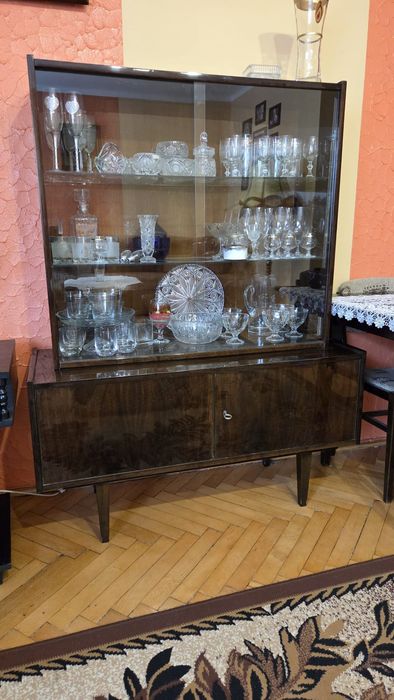 Meble PRL komplet – kredens, witryna, szafa, stół + 6 krzeseł