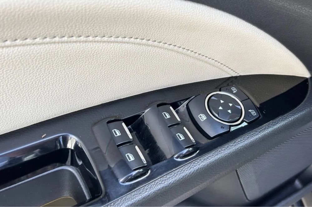 Ford Fusion plugin-hybrid TITANIUM
