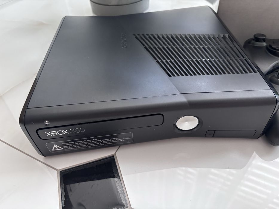 Інрова консоль X box 360