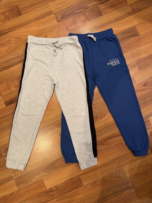 Одним лотом спортивні штани 134