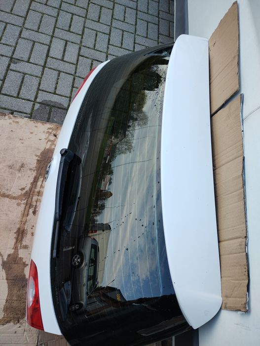 Klapa bagażnika VW Passat B6 Bez korozji biała