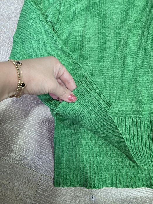 Светр фірми Zara