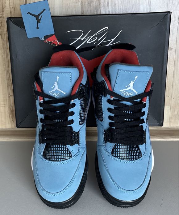 Nowe Nike Jordan 4 Retro by Travis Scott 43