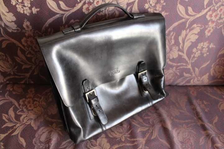 Pasta de pele da marca CAMEL Active