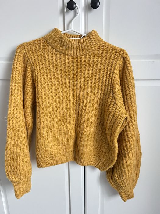 Sweterek NA-KD piekny i cieply