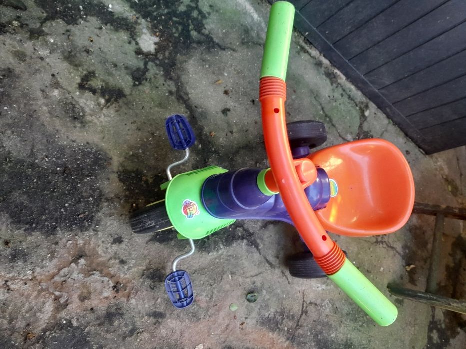 Triciclo de crianças