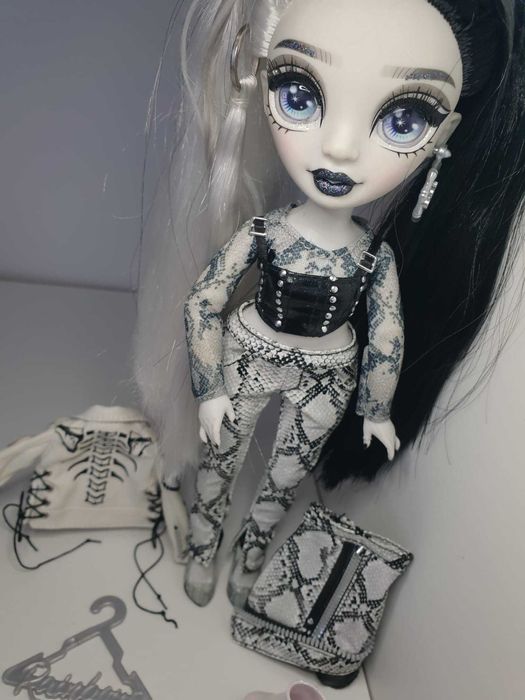 Lalka rainbow High shadow Heather Grayson