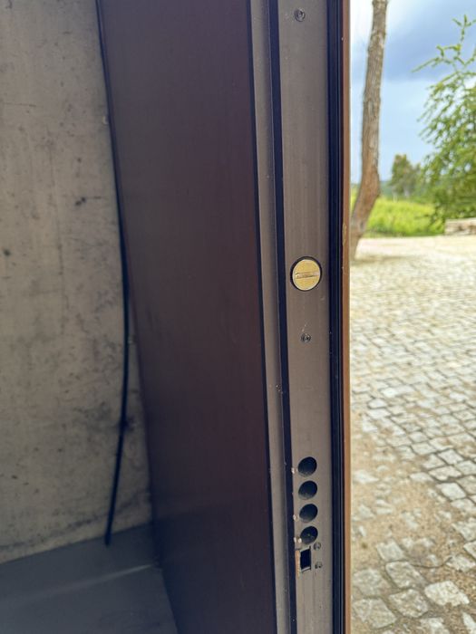Portas Blindadas Dierre Premium – Estrutura pronta a revestir | Valor Novo +11.000€