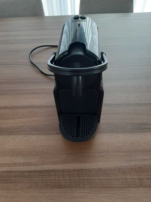 Máquina de café nespresso delonghi