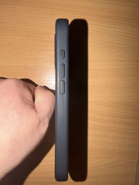 Оригінальний чохол на iphone 16 pro