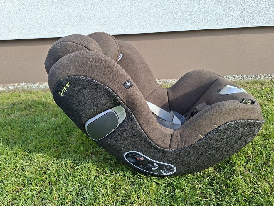 Fotelik Cybex Platinum Sirona T i-size  z bazą obrotową