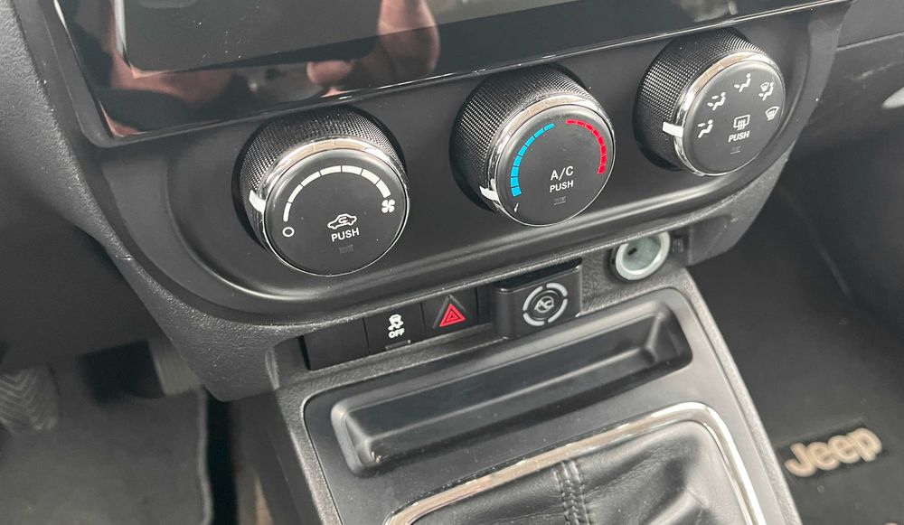 Jeep Patriot 2015 VIN 1C4NJPBA2GD584082 фото оголошення 10 з 21