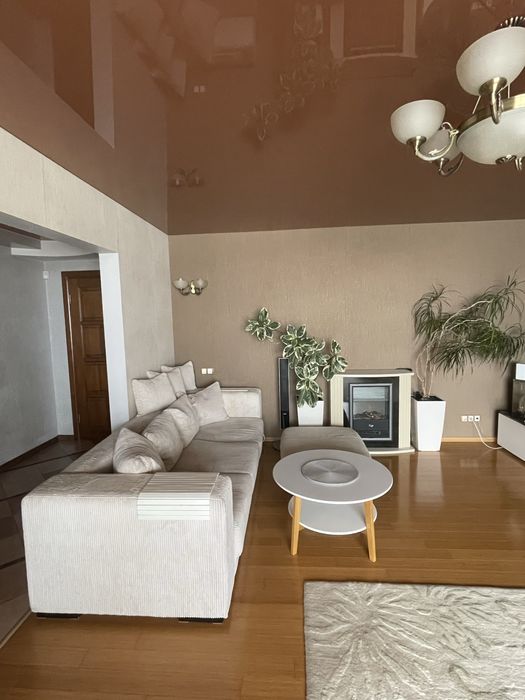 3-кімн. Квартира 100 м.кв (р-н Панчішна ф-ка)