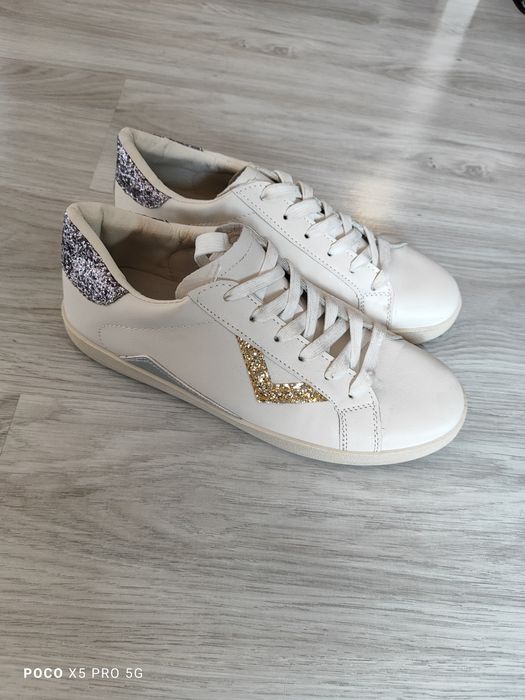 Beżowe buty sportowe damskie eko skóra 40