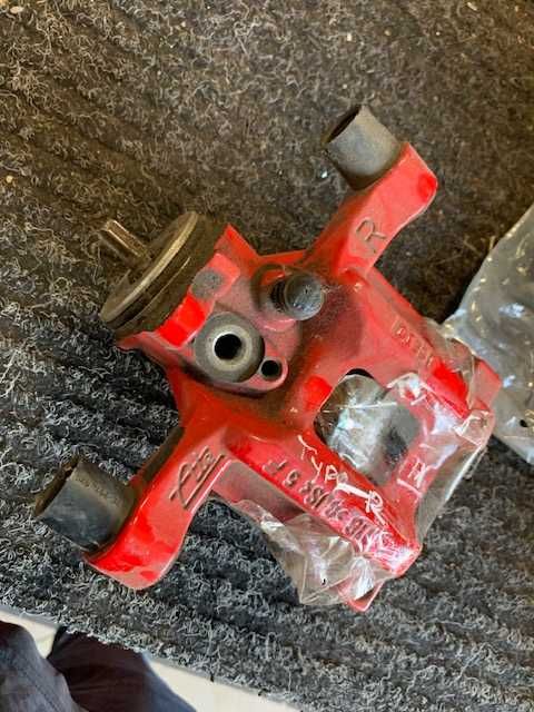 Honda Civic X Type R Zacisk Prawy Tył