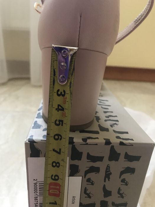 Босоніжки шкіряні 39