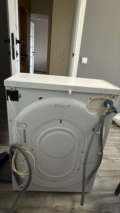 Пральна машина  Indesit WIU 82 (CSI)  — повністю робоча