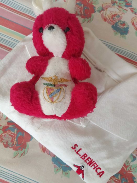 Ursinho em Peluche com emblema do Benfica