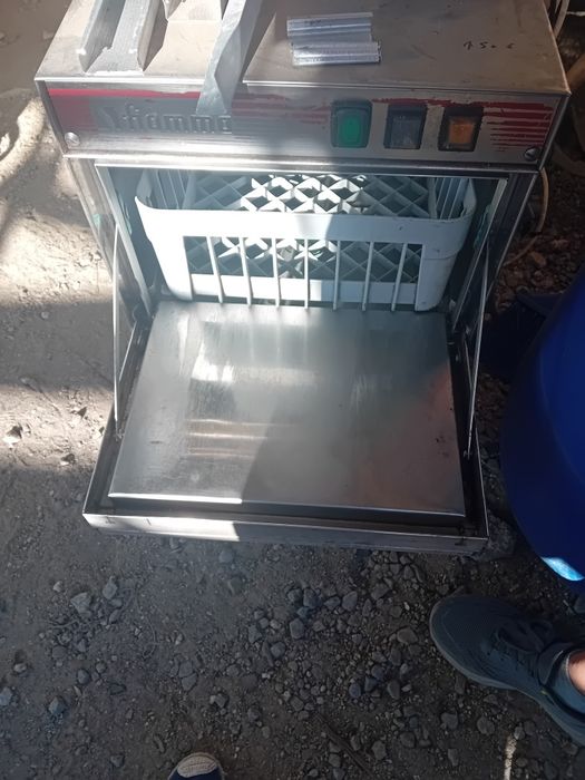 Máquina lavar loica no cafe
