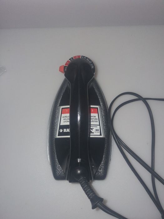 Antigo Ferro de Passar a Seco Black and Decker