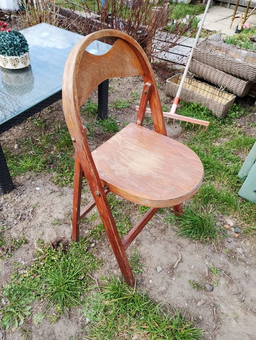 Drewniane składane krzesła Ikea