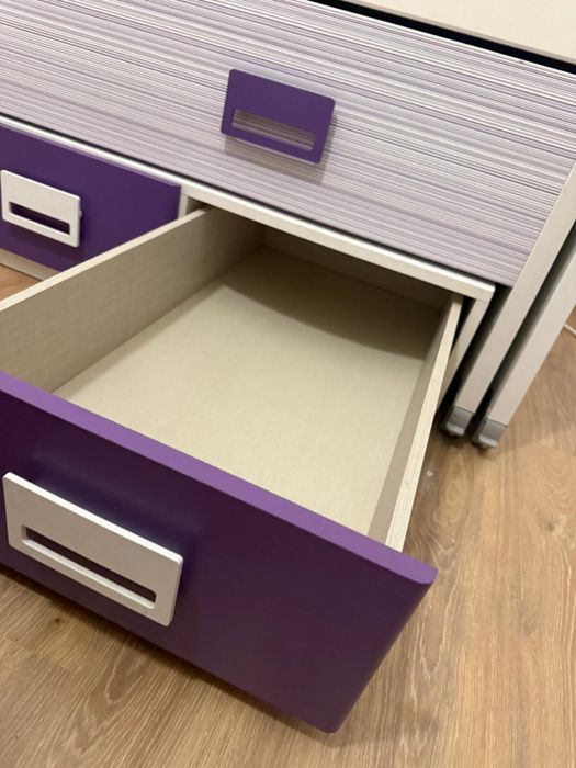 Quarto Juvenil - Cama dupla com 4 gavetoes + Roupeiro