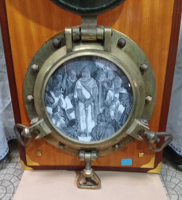 Retábulo estilo náutico com imagens do Rei D. Afonso Henriques, peça única.