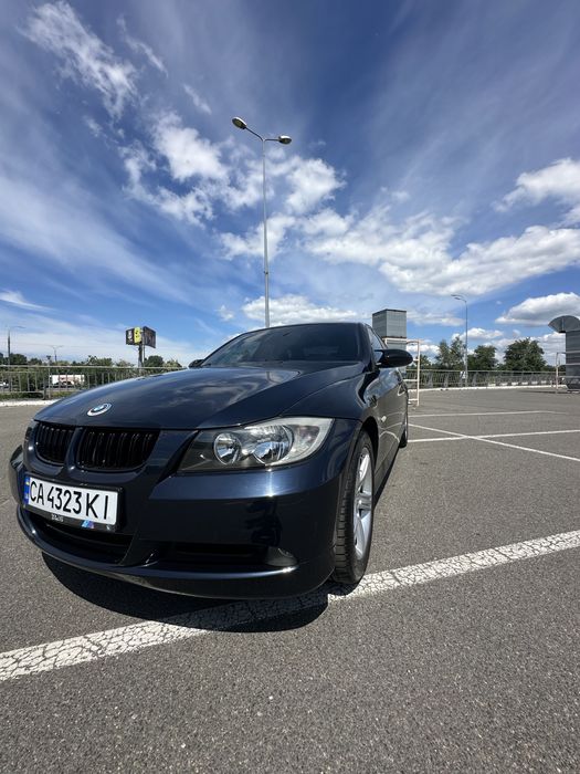 Продам автомобіль бмв е90