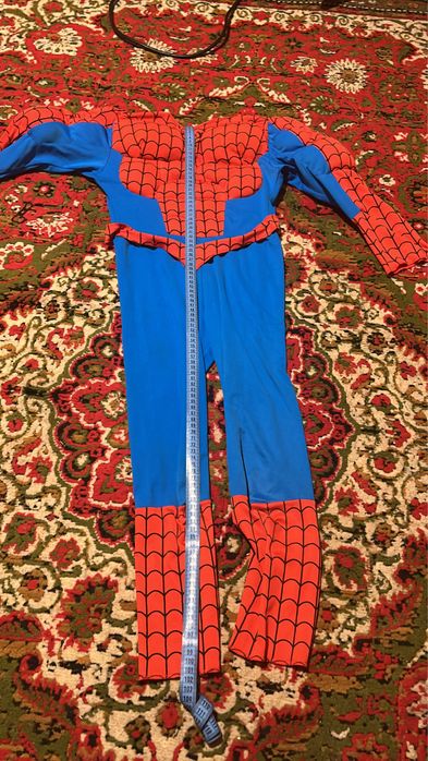 Отдам даром костюм