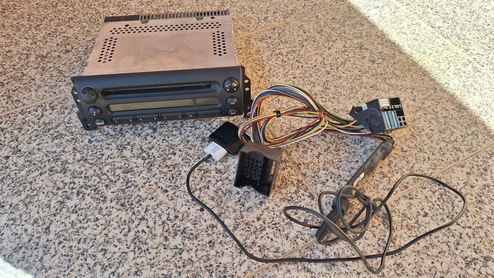 Rádio original Mini R50 2006