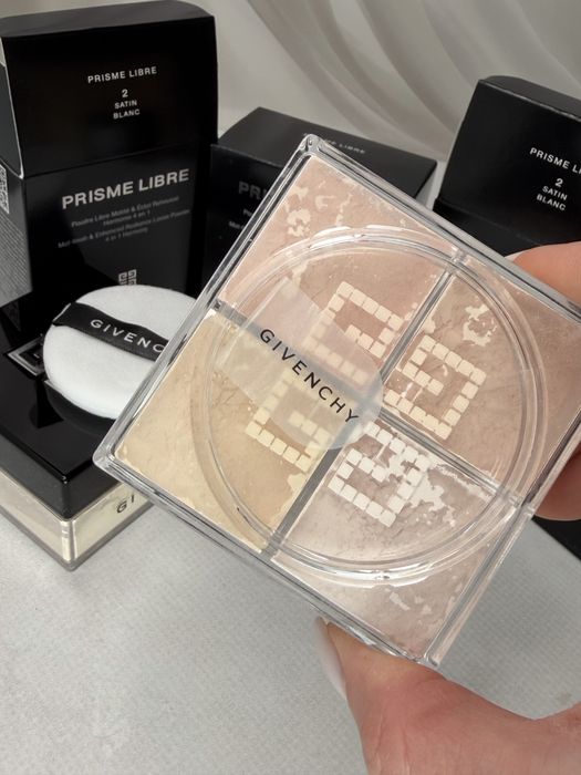 Пудра для обличчя Givenchy розстпчаста 02 Satin Blanc