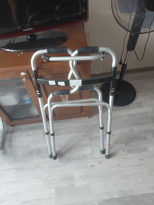 Ходунки для взрослых регулируемые, алюминиевые, в отличном состоянии