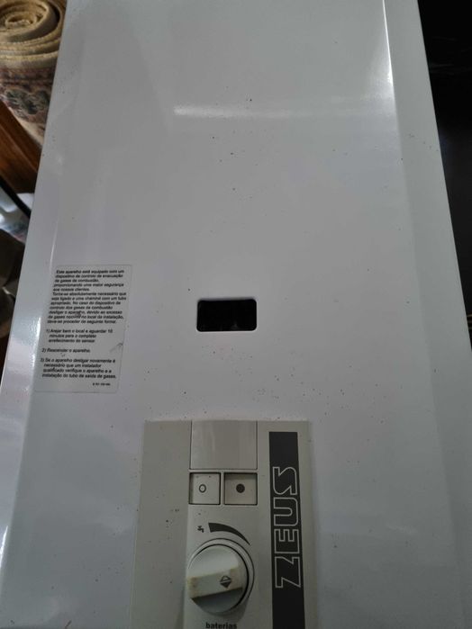 Esquentador Zeus  quase novo