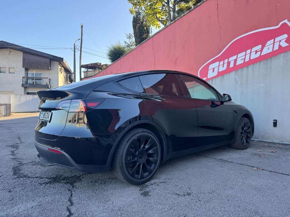 Tesla Model Y RWD