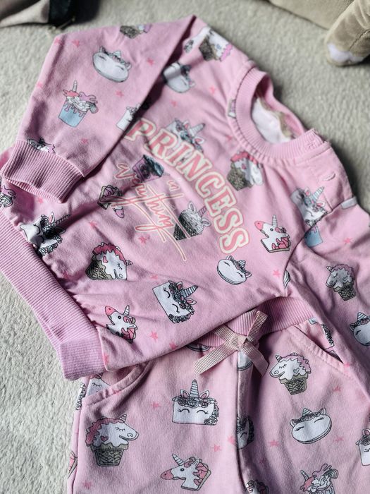 Лот Костюм, светр на дівчинку