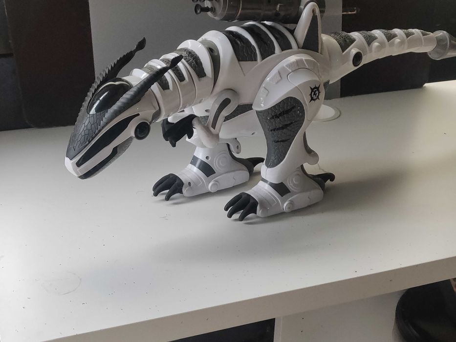 Brinquedo dinossauro