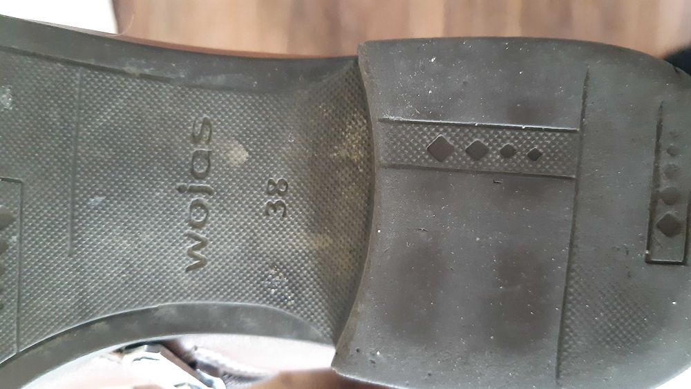 Kozaki skórzane w kolorze koniaku Wojas rozmiar 38
