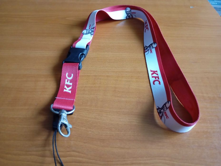 Smycz KFC dla kolekcjonerów