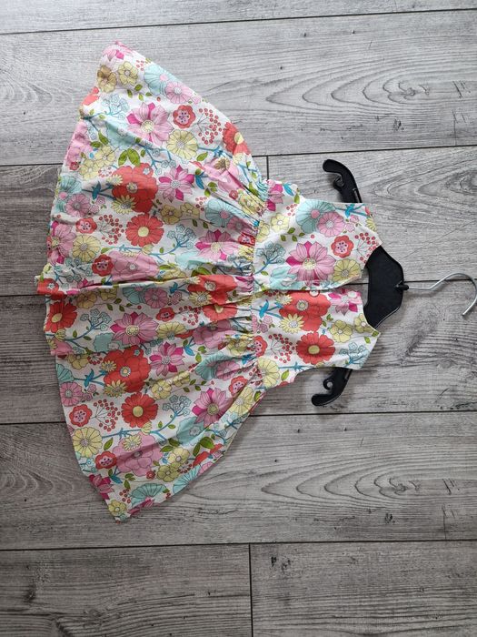 Sukieneczka niemowlęca w kwiatki H&M rozm 68