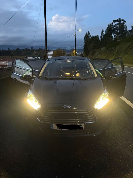 Vendo Ford Fiesta