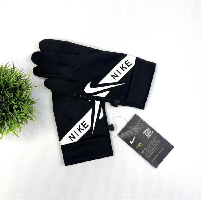 Rękawiczki zimowe Nike M – ciepłe, dotykowe, czarne | Fleece