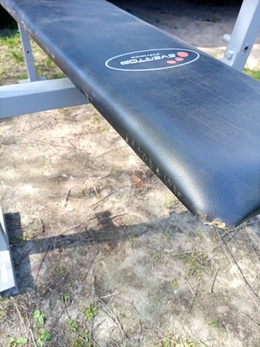 Ławeczka plaska z nogami, evertop