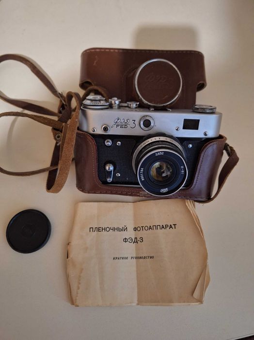Плівковий фотоапарат  "Фед 3" з документами