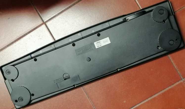 Casio SA-21 32 Keys Electronic Keyboard, com caixa original