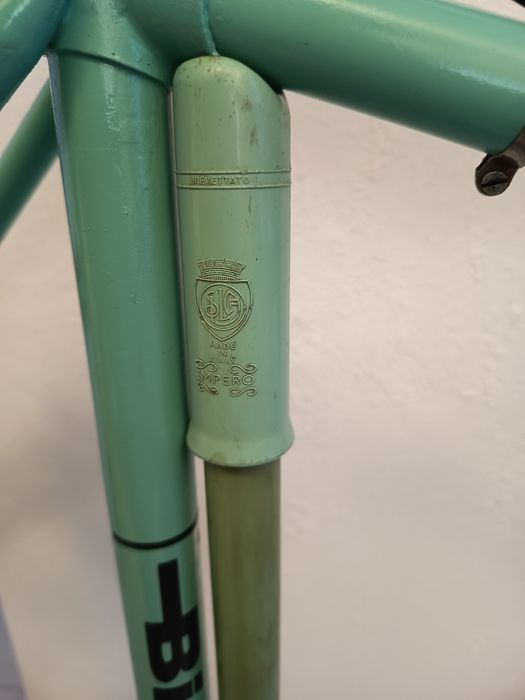 Bicicleta de estrada em bom estado