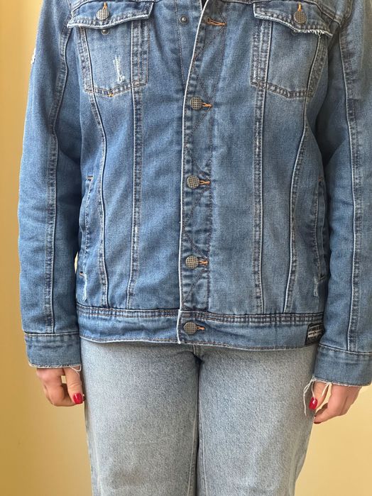 Утеплена джинсова куртка