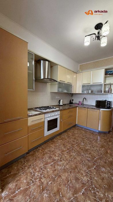 Продаж 2 кім. квартири з ремонтом в районі Каскаду