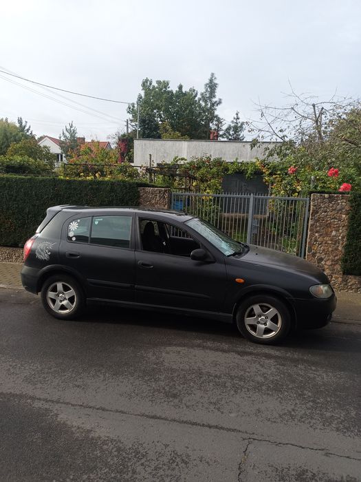 Nissan Almera